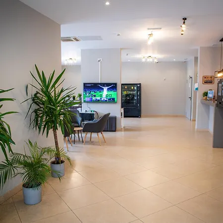 Aparthotel Comfort 4*